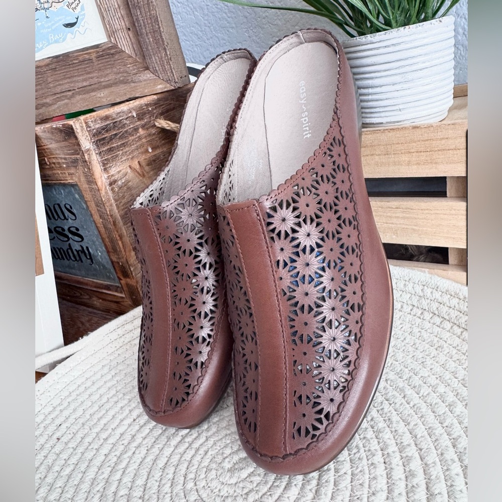EASY SPIRIT PERFORATED LEATHER BROWN MULES